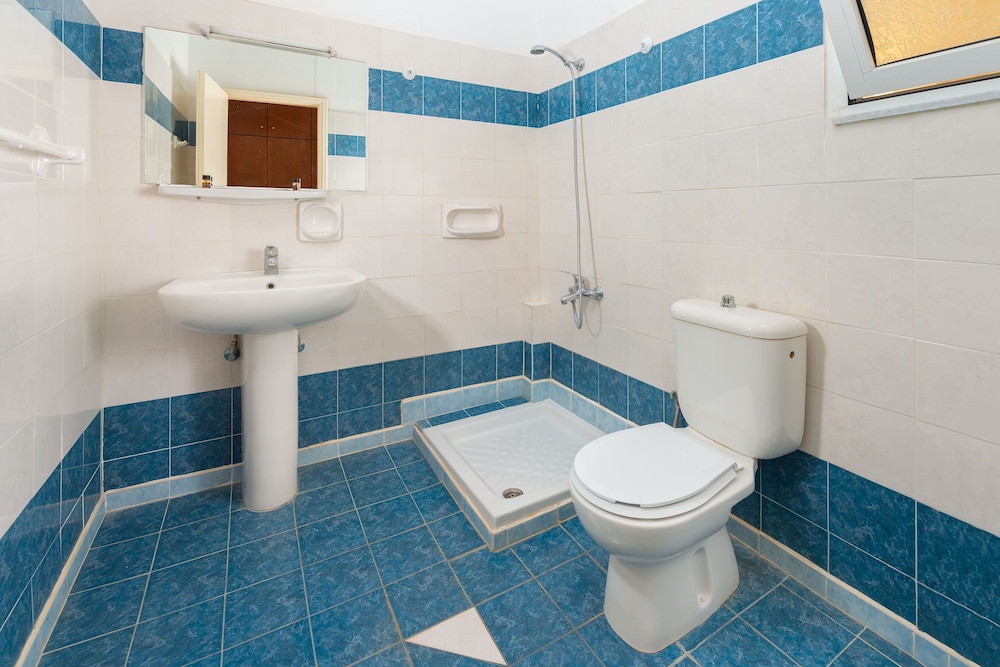 Bayside Hotel Katsaras — Hotel rooms in Kremasti, South Aegean