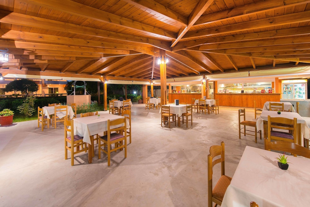Bayside Hotel Katsaras — Restaurant & bars in Kremasti, South Aegean