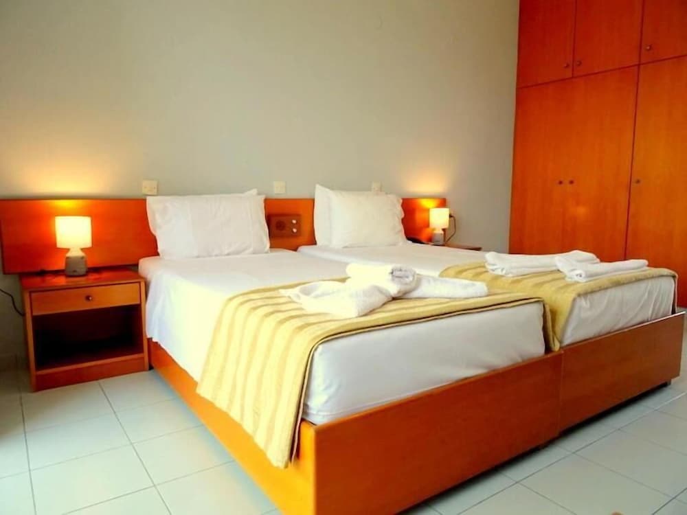 Bayside Hotel Katsaras — Hotel rooms in Kremasti, South Aegean