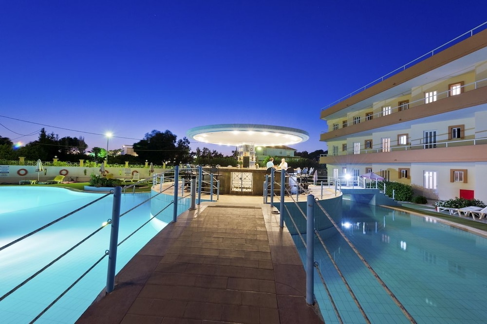Bayside Hotel Katsaras — Swimming pool in Kremasti, South Aegean