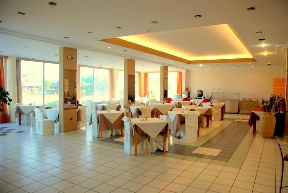 Bayside Hotel Katsaras — Restaurant & bars in Kremasti, South Aegean