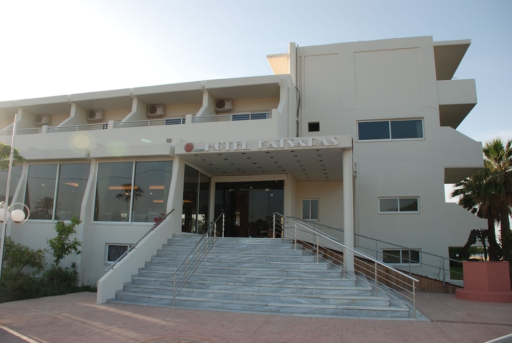 Bayside Hotel Katsaras — Hotel building in Kremasti, South Aegean