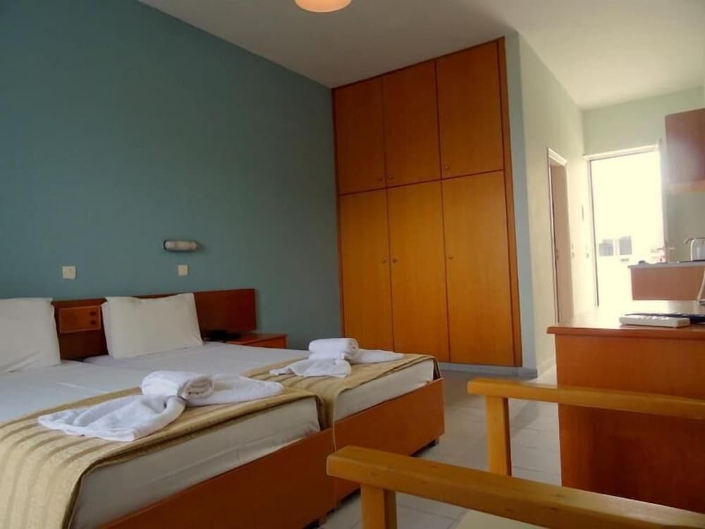 Bayside Hotel Katsaras — Hotel rooms in Kremasti, South Aegean