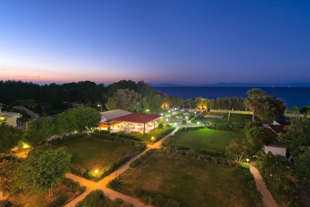 Bayside Hotel Katsaras — Restaurant & bars in Kremasti, South Aegean