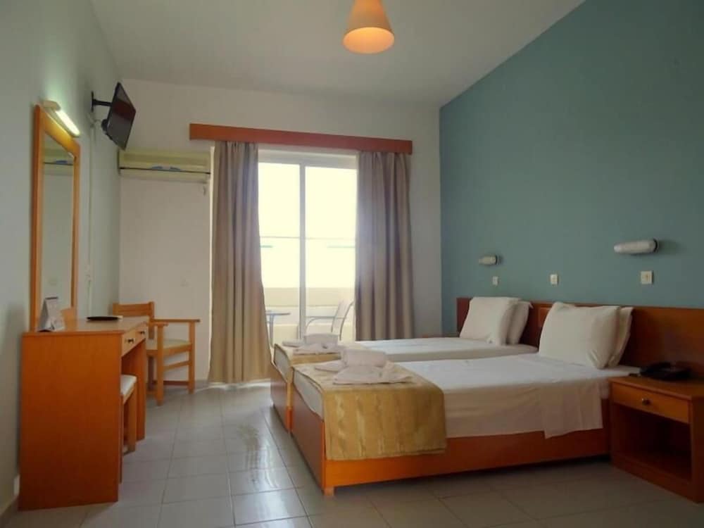 Bayside Hotel Katsaras — Hotel rooms in Kremasti, South Aegean