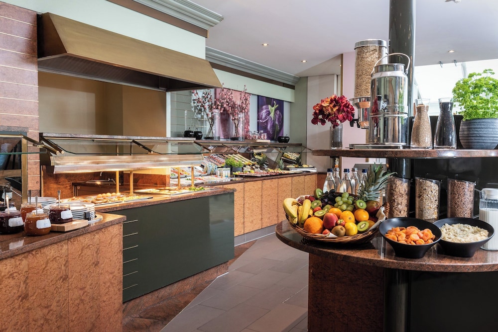 Leonardo Hotel Köln Bonn Airport — Restaurant & bars in Cologne, North Rhine-Westphalia
