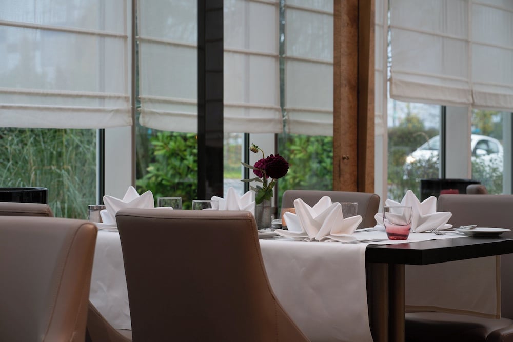 Leonardo Hotel Köln Bonn Airport — Restaurant & bars in Cologne, North Rhine-Westphalia