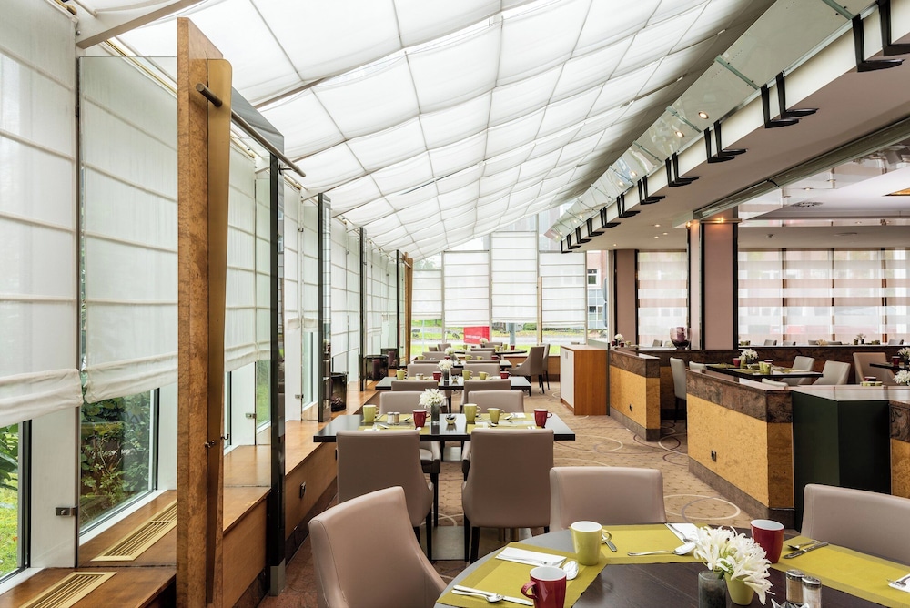 Leonardo Hotel Köln Bonn Airport — Restaurant & bars in Cologne, North Rhine-Westphalia