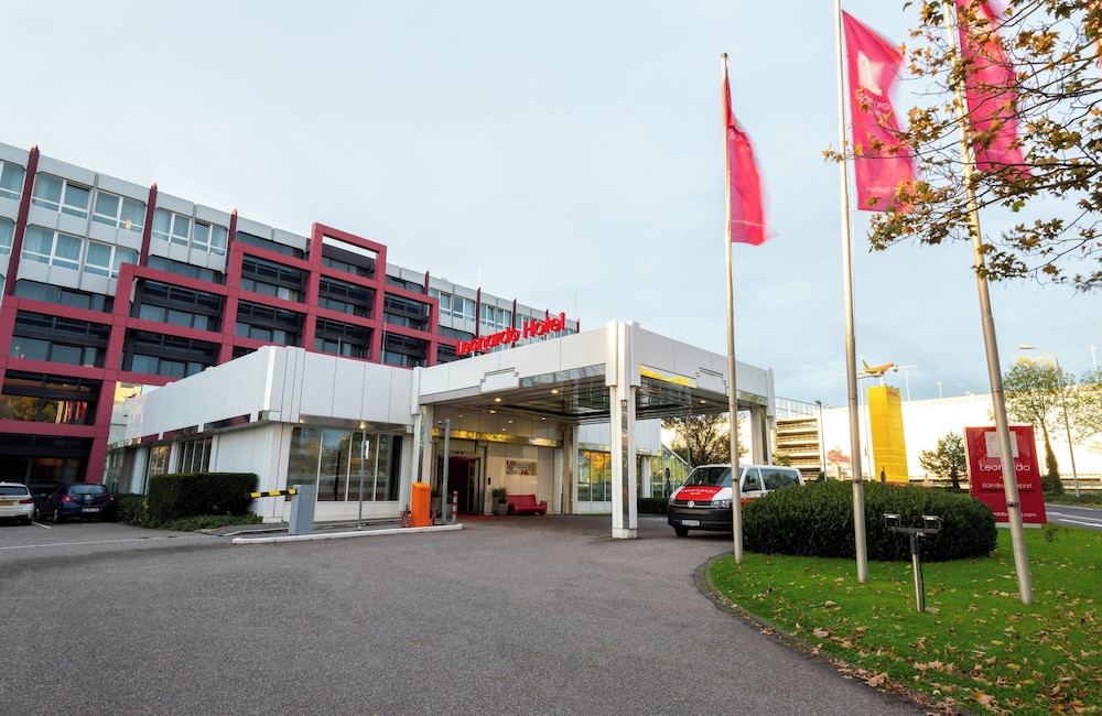 Leonardo Hotel Köln Bonn Airport — Hotel building in Cologne, North Rhine-Westphalia