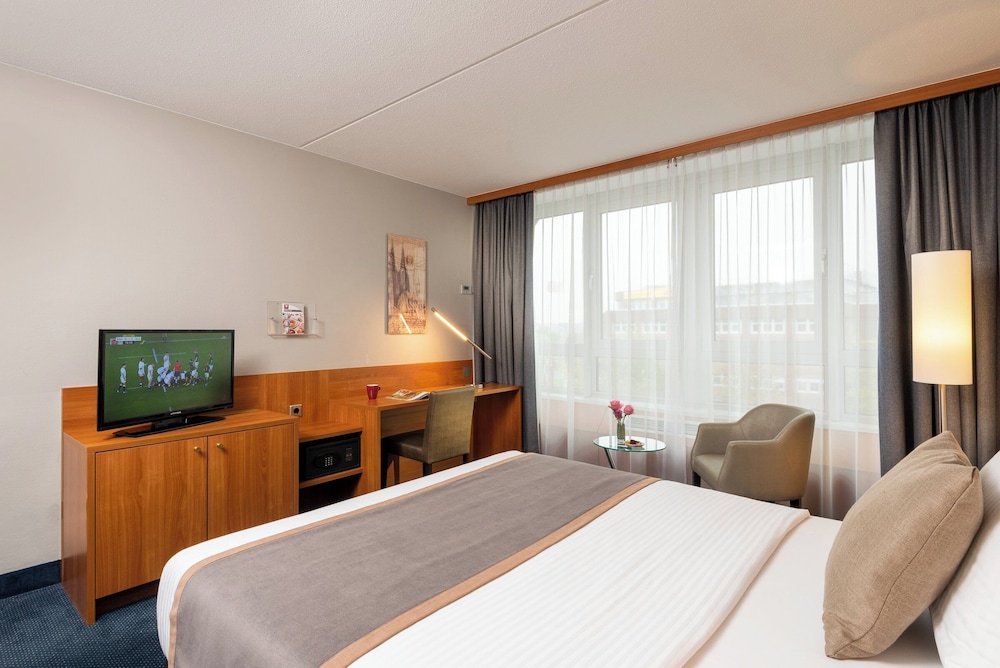 Leonardo Hotel Köln Bonn Airport — Hotel rooms in Cologne, North Rhine-Westphalia