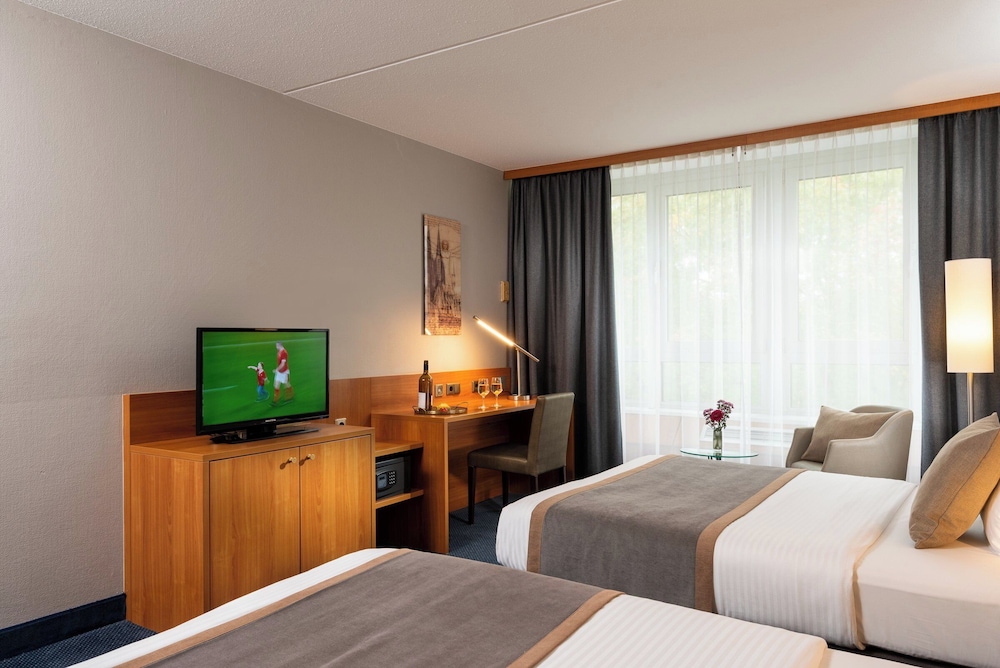 Leonardo Hotel Köln Bonn Airport — Hotel rooms in Cologne, North Rhine-Westphalia
