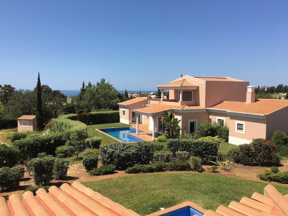 Vale da Lapa Village Resort — Swimming pool in Carvoeiro, Faro