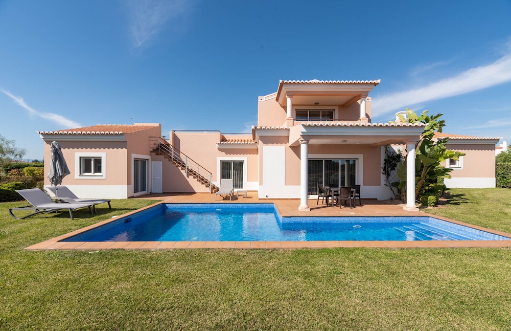 Vale da Lapa Village Resort — Swimming pool in Carvoeiro, Faro