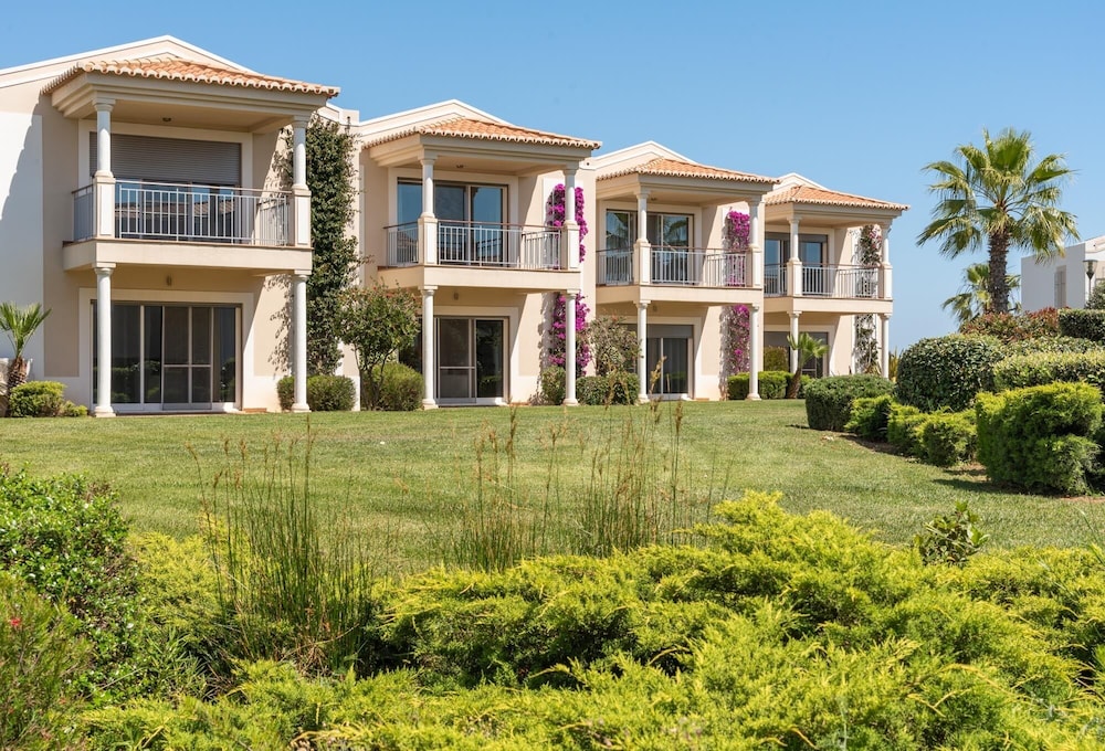 Vale da Lapa Village Resort — Hotel building in Carvoeiro, Faro