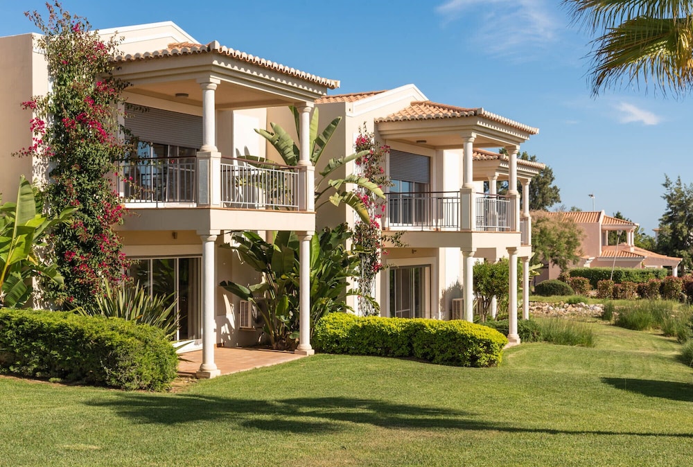 Vale da Lapa Village Resort — Hotel building in Carvoeiro, Faro