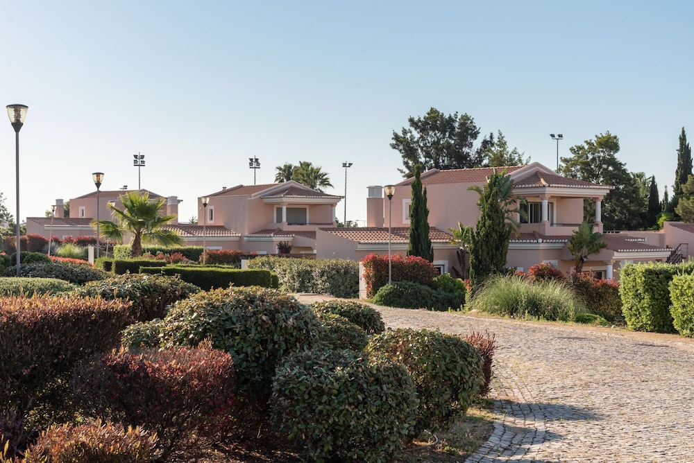 Vale da Lapa Village Resort — Hotel building in Carvoeiro, Faro