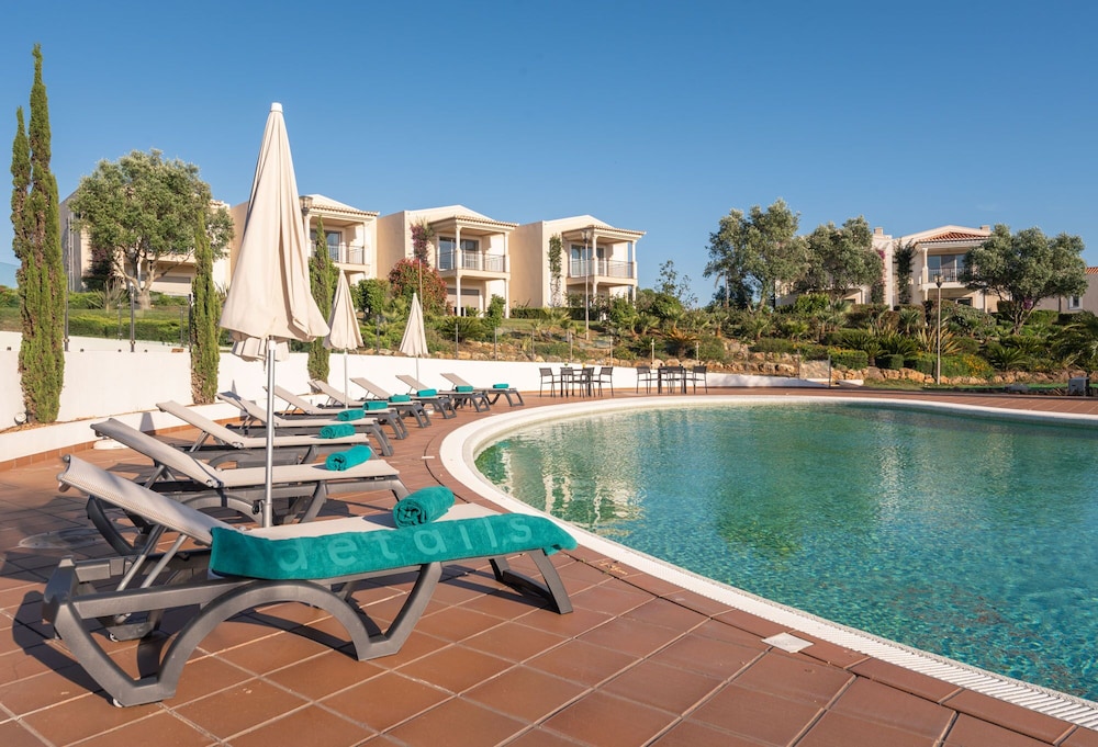 Vale da Lapa Village Resort — Swimming pool in Carvoeiro, Faro