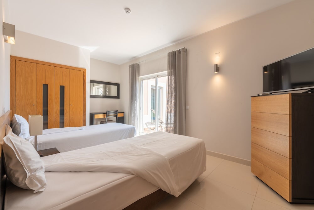 Vale da Lapa Village Resort — Hotel rooms in Carvoeiro, Faro