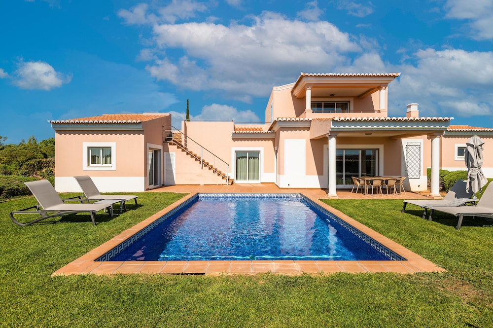 Vale da Lapa Village Resort — Swimming pool in Carvoeiro, Faro