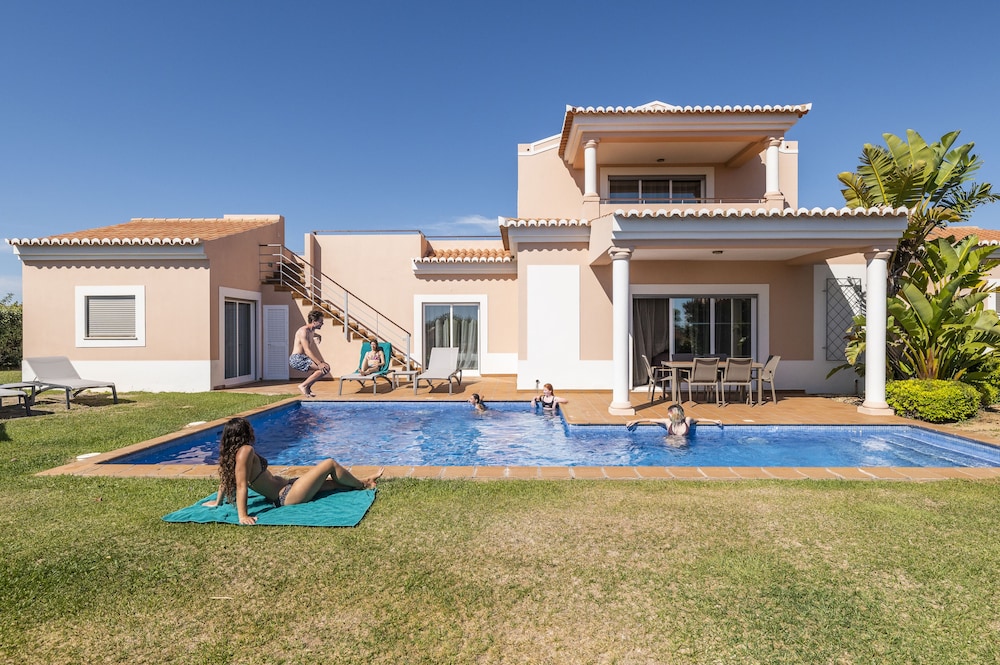 Vale da Lapa Village Resort — Swimming pool in Carvoeiro, Faro