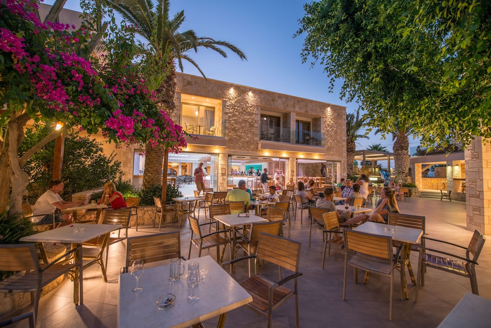 Cactus Beach Hotel — Restaurant & bars in Stalida