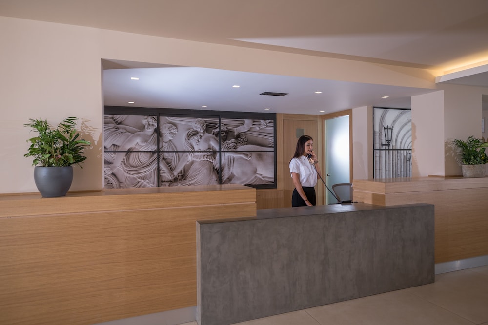 Cactus Beach Hotel — Hotel building in Stalida