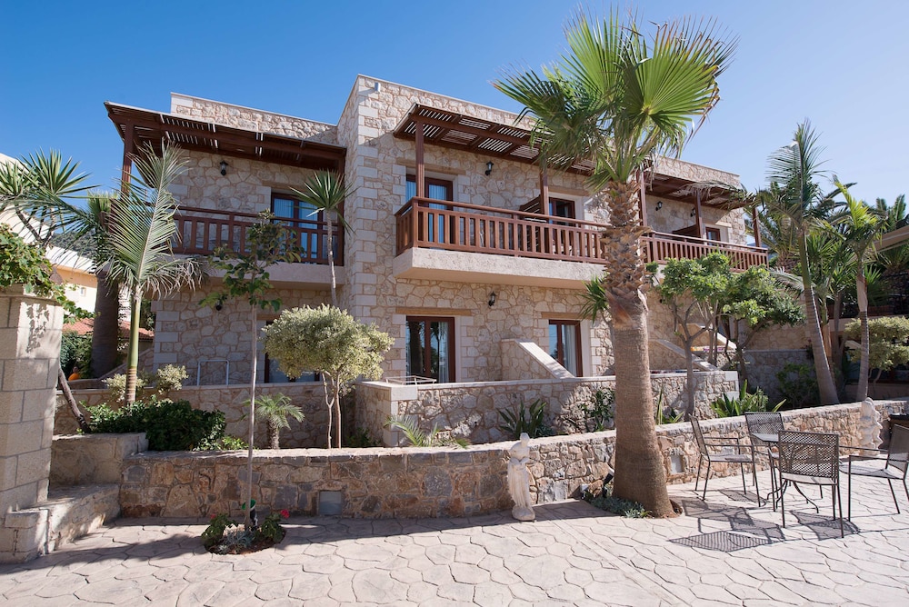 Cactus Beach Hotel — Hotel building in Stalida