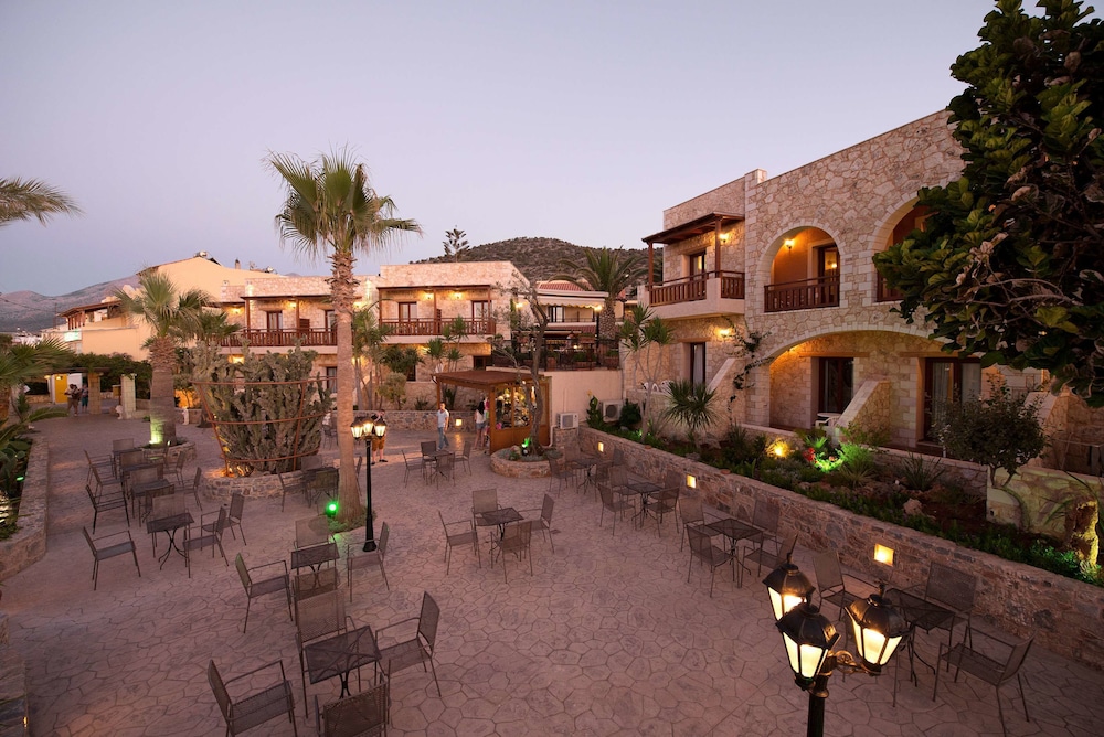Cactus Beach Hotel — Hotel building in Stalida