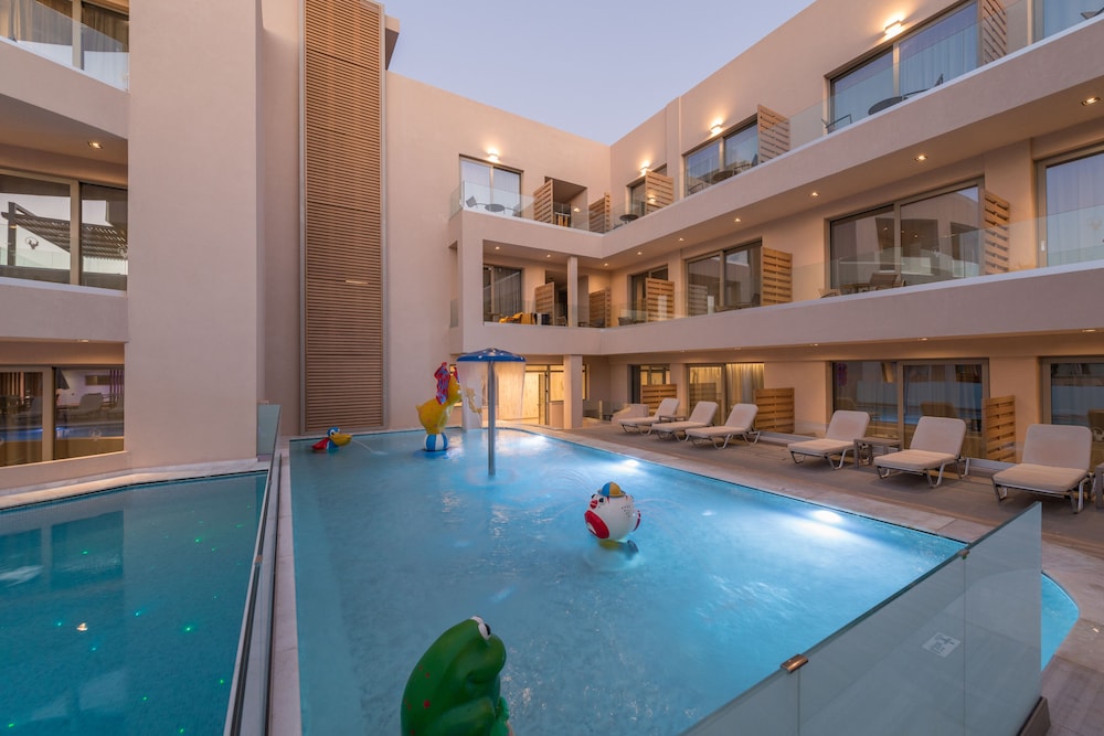 Cactus Beach Hotel — Swimming pool in Stalida