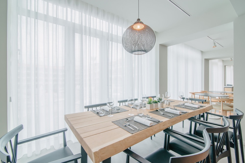 Aqualuz Lagos by The Editory — Restaurant & bars in Lagos, Faro