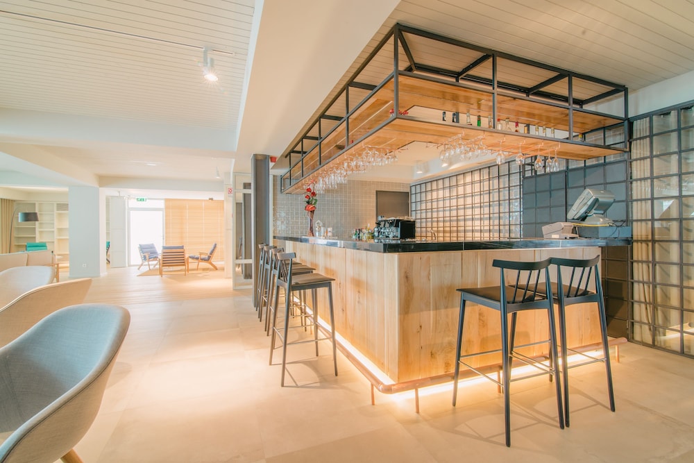 Aqualuz Lagos by The Editory — Restaurant & bars in Lagos, Faro