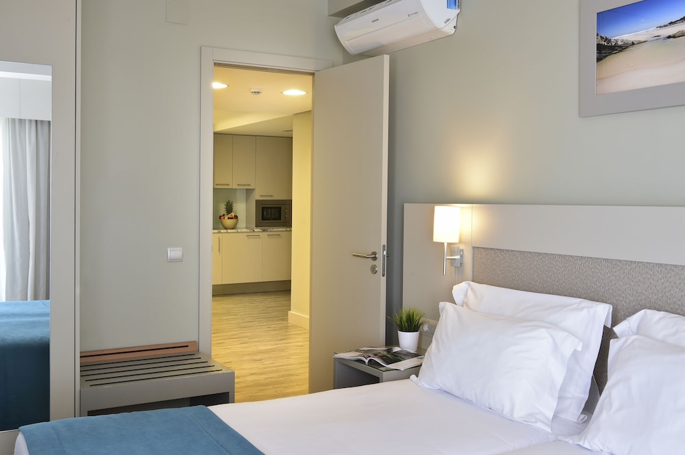 Aqualuz Lagos by The Editory — Hotel rooms in Lagos, Faro