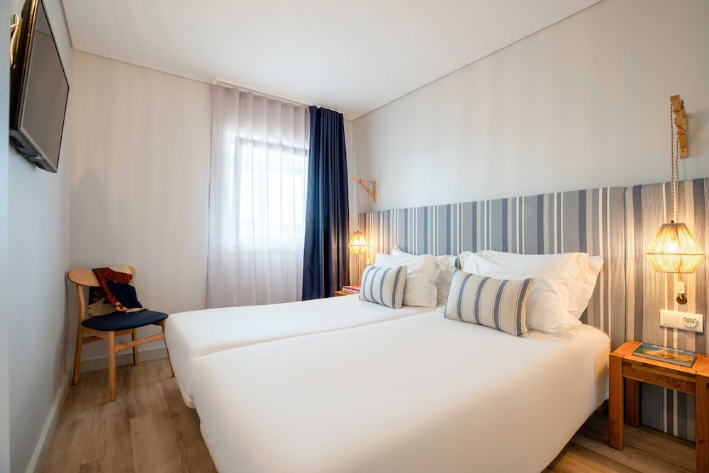Aqualuz Lagos by The Editory — Hotel rooms in Lagos, Faro