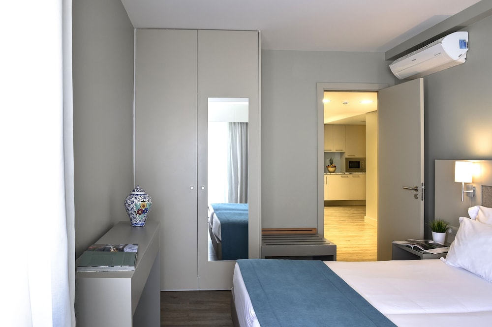 Aqualuz Lagos by The Editory — Hotel rooms in Lagos, Faro