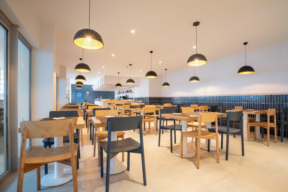 Aqualuz Lagos by The Editory — Restaurant & bars in Lagos, Faro