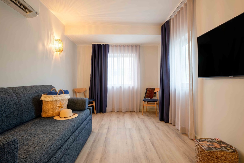 Aqualuz Lagos by The Editory — Hotel rooms in Lagos, Faro