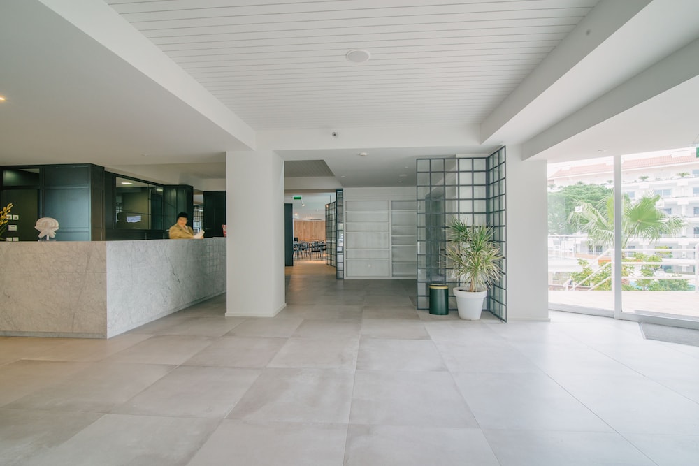Aqualuz Lagos by The Editory — Restaurant & bars in Lagos, Faro