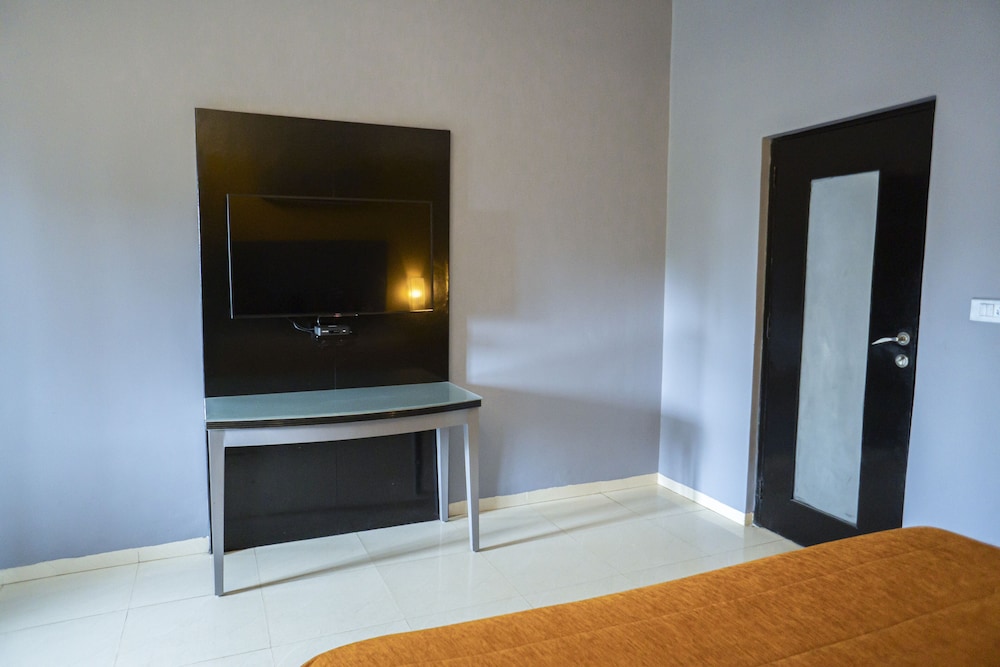 Regenta Baywatch Beach Resort, Goa — Hotel rooms in Colva, Goa