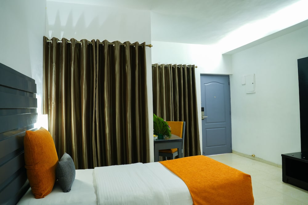 Regenta Baywatch Beach Resort, Goa — Hotel rooms in Colva, Goa