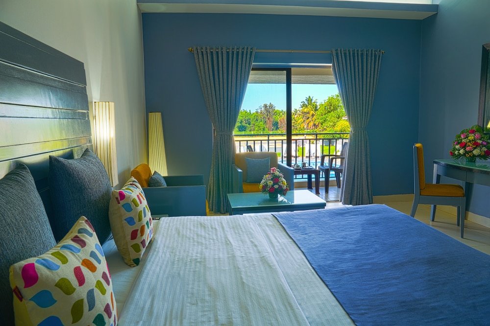 Regenta Baywatch Beach Resort, Goa — Hotel rooms in Colva, Goa