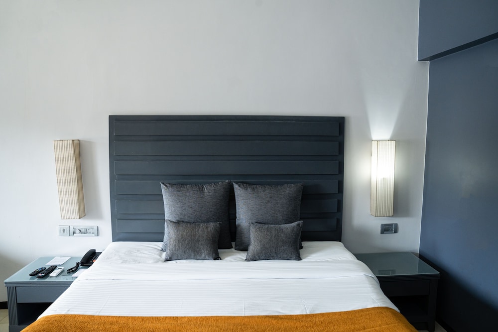 Regenta Baywatch Beach Resort, Goa — Hotel rooms in Colva, Goa