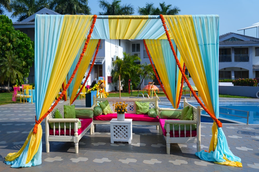 Regenta Baywatch Beach Resort, Goa — Swimming pool in Colva, Goa