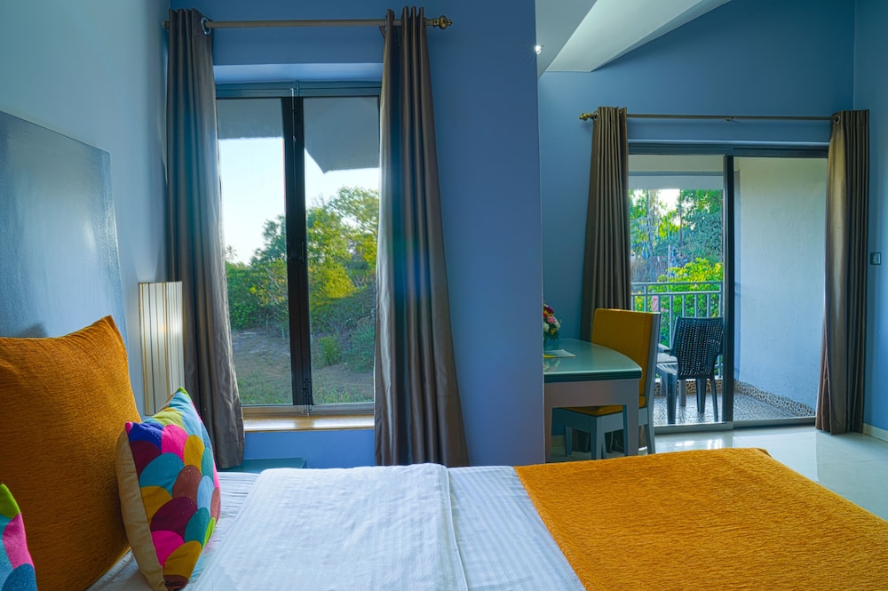 Regenta Baywatch Beach Resort, Goa — Hotel rooms in Colva, Goa