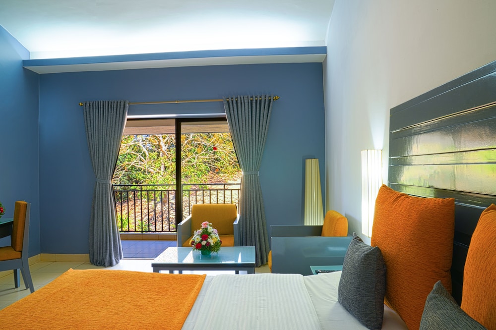 Regenta Baywatch Beach Resort, Goa — Hotel rooms in Colva, Goa