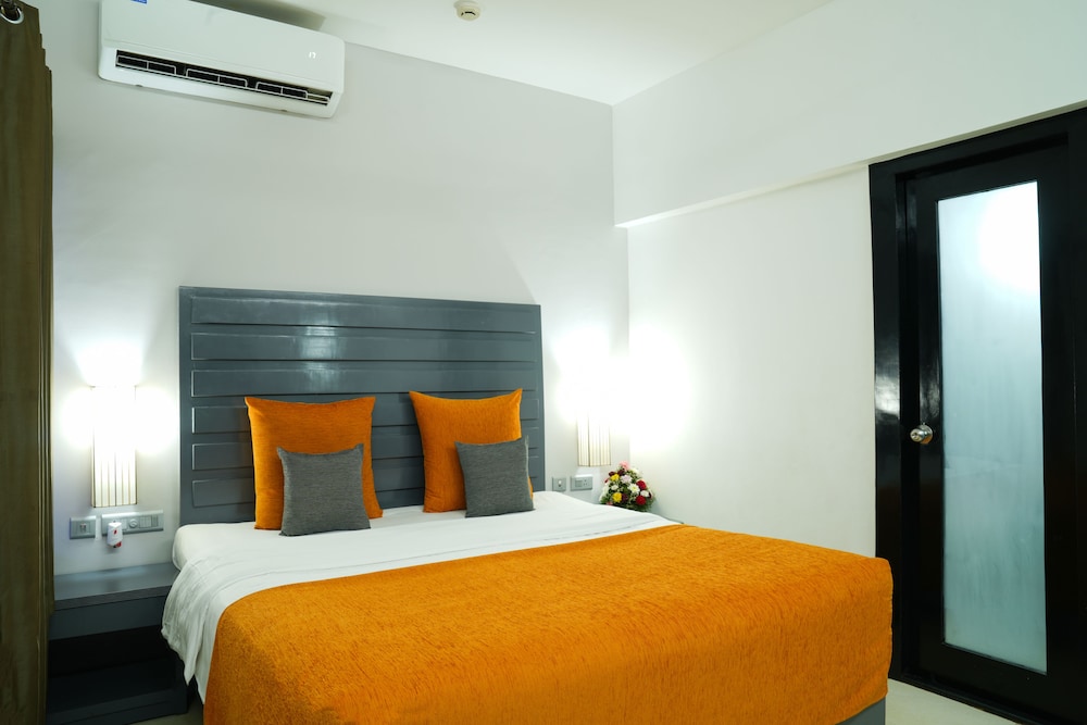 Regenta Baywatch Beach Resort, Goa — Hotel rooms in Colva, Goa