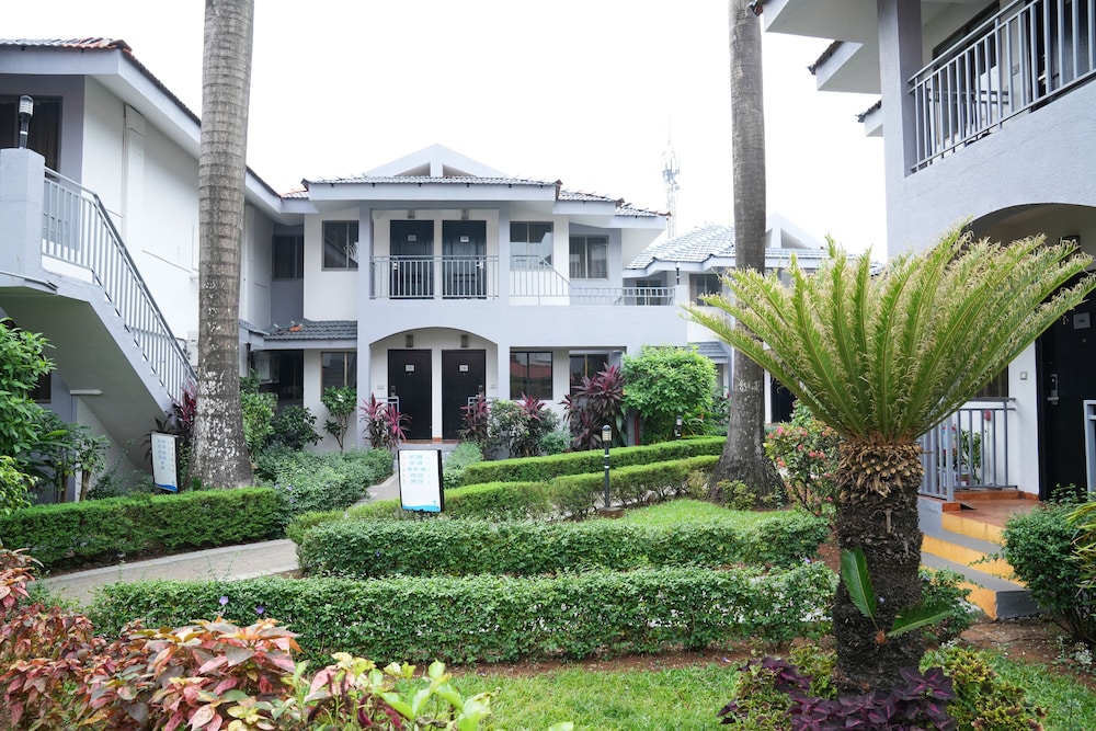 Regenta Baywatch Beach Resort, Goa — Hotel building in Colva, Goa