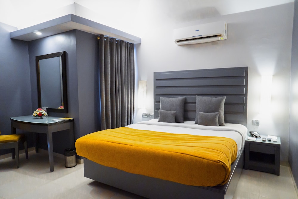 Regenta Baywatch Beach Resort, Goa — Hotel rooms in Colva, Goa