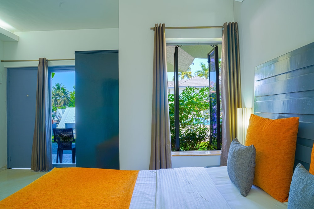 Regenta Baywatch Beach Resort, Goa — Hotel rooms in Colva, Goa