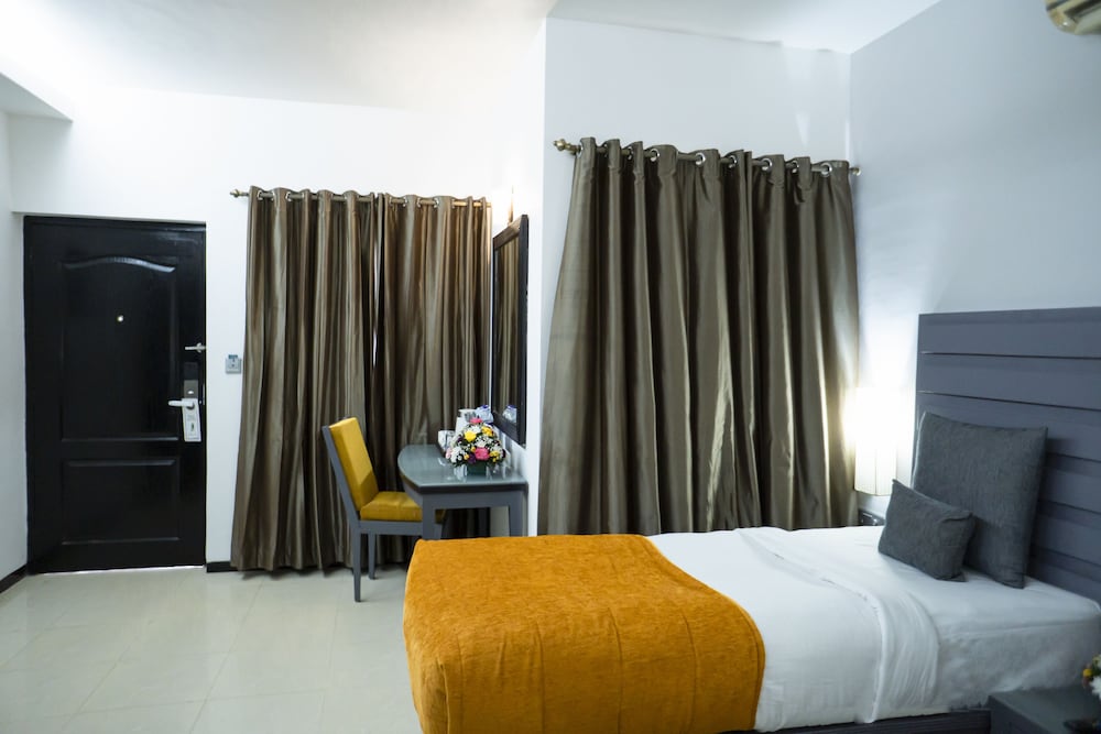 Regenta Baywatch Beach Resort, Goa — Hotel rooms in Colva, Goa