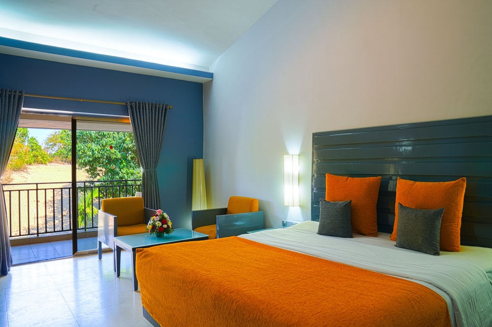 Regenta Baywatch Beach Resort, Goa — Hotel rooms in Colva, Goa
